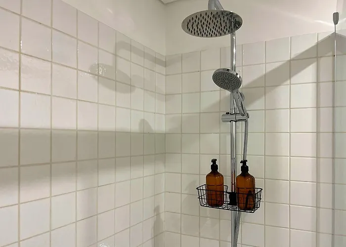 Peaceful & Spacious 2br W Private Patio & Bbq *