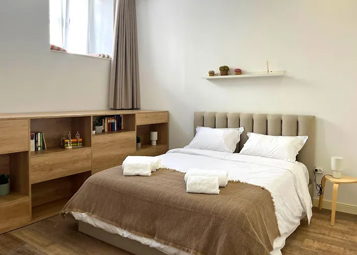 Peaceful & Spacious 2br W Private Patio & Bbq * Porto