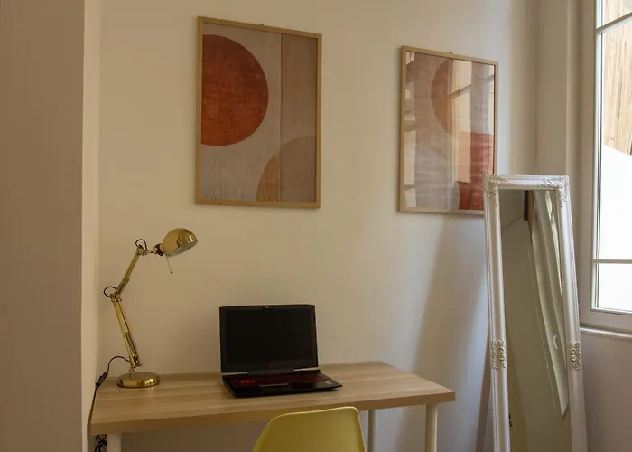 Peaceful & Spacious 2br W Private Patio & Bbq *