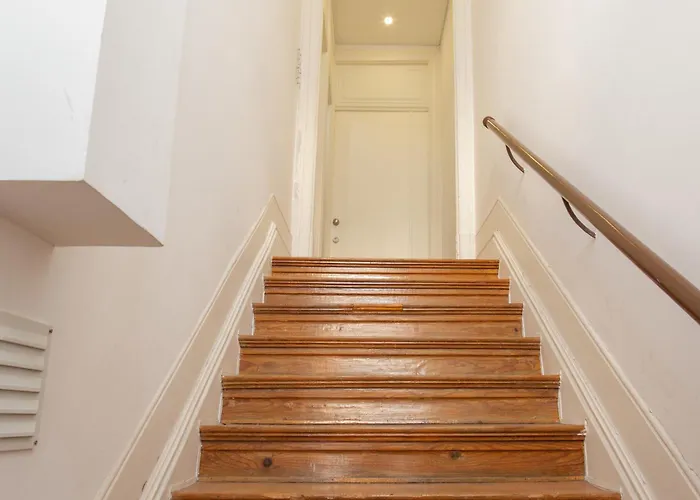 아파트 Peaceful & Spacious 2br W Private Patio & Bbq 포르투