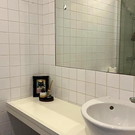 Peaceful & Spacious 2br W Private Patio & Bbq Apartment *